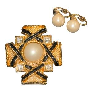 Vintage Gold-Tone Maltese Cross Brooch & Sarah Coventry Pearl Earrings Set J10